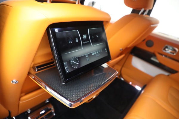 Used 2022 Rolls-Royce Black Badge Cullinan for sale Call for price at Rolls-Royce Motor Cars Greenwich in Greenwich CT 06830 26