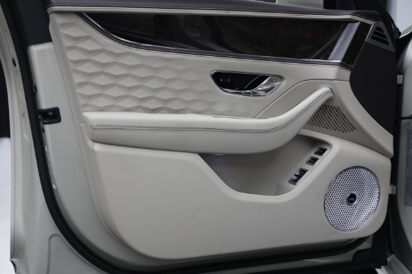 New 2025 Bentley Flying Spur Speed for sale $301,900 at Rolls-Royce Motor Cars Greenwich in Greenwich CT 06830 17