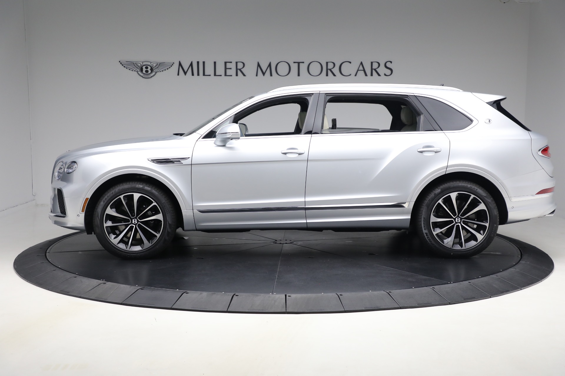 New 2025 Bentley Bentayga EWB V8 For Sale (Special Pricing