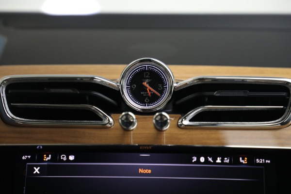 New 2025 Bentley Bentayga EWB V8 for sale $262,915 at Rolls-Royce Motor Cars Greenwich in Greenwich CT 06830 22