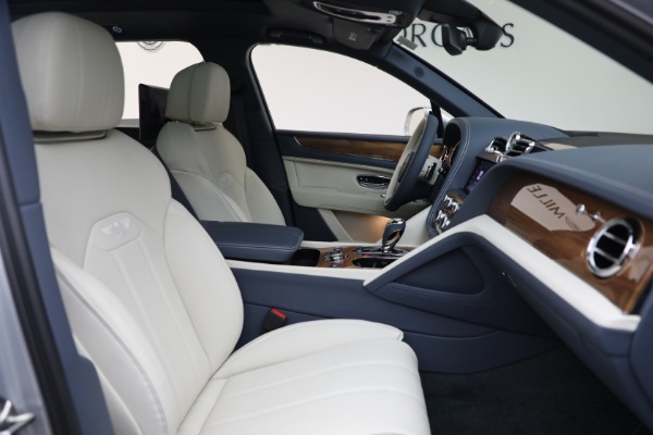 New 2025 Bentley Bentayga EWB V8 for sale $262,915 at Rolls-Royce Motor Cars Greenwich in Greenwich CT 06830 24