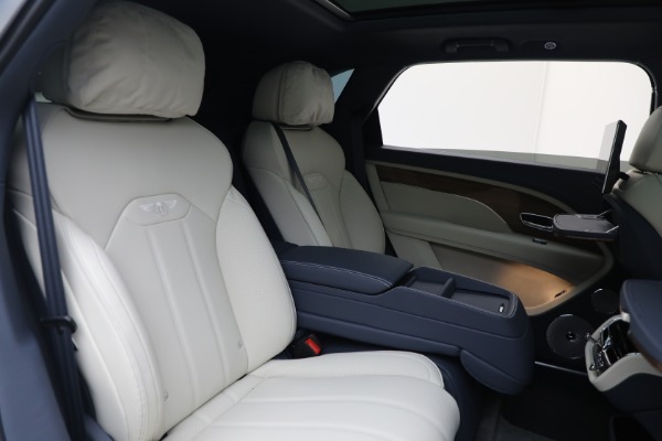 New 2025 Bentley Bentayga EWB V8 for sale $262,915 at Rolls-Royce Motor Cars Greenwich in Greenwich CT 06830 28