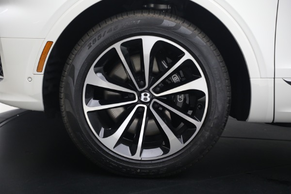 New 2025 Bentley Bentayga V8 for sale $199,900 at Rolls-Royce Motor Cars Greenwich in Greenwich CT 06830 10