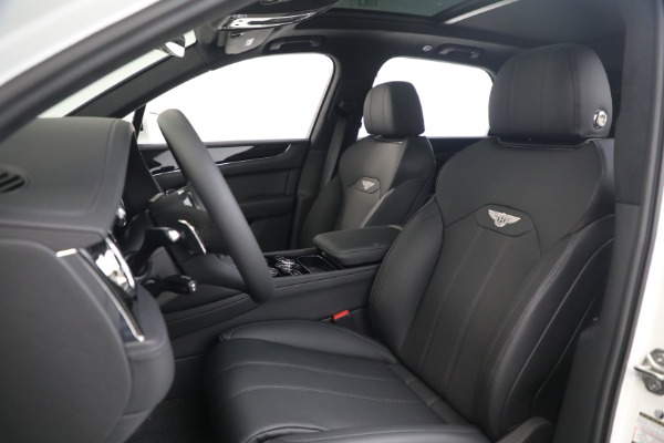 New 2025 Bentley Bentayga V8 for sale $199,900 at Rolls-Royce Motor Cars Greenwich in Greenwich CT 06830 17