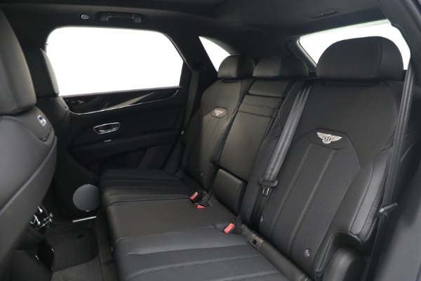 New 2025 Bentley Bentayga V8 for sale $199,900 at Rolls-Royce Motor Cars Greenwich in Greenwich CT 06830 21