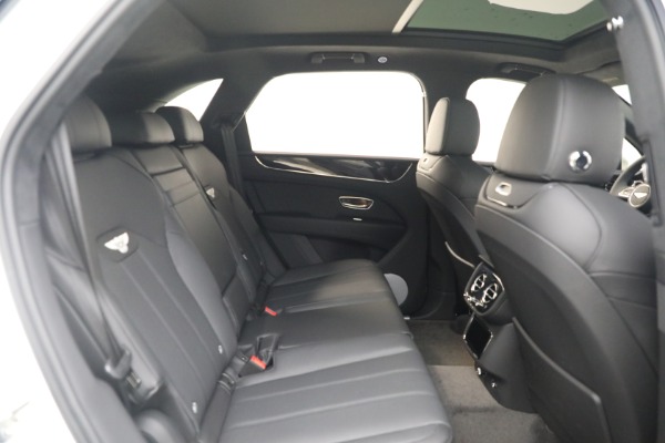 New 2025 Bentley Bentayga V8 for sale $199,900 at Rolls-Royce Motor Cars Greenwich in Greenwich CT 06830 26