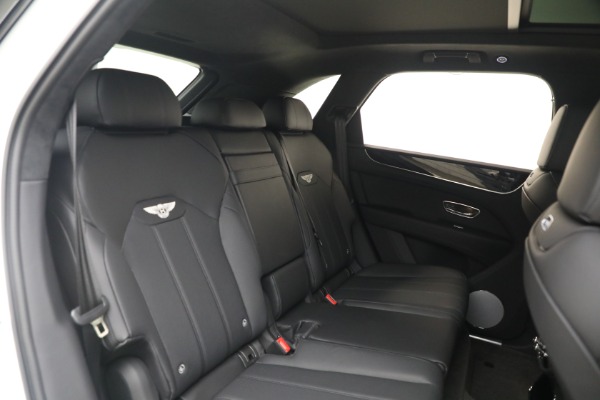 New 2025 Bentley Bentayga V8 for sale $199,900 at Rolls-Royce Motor Cars Greenwich in Greenwich CT 06830 27