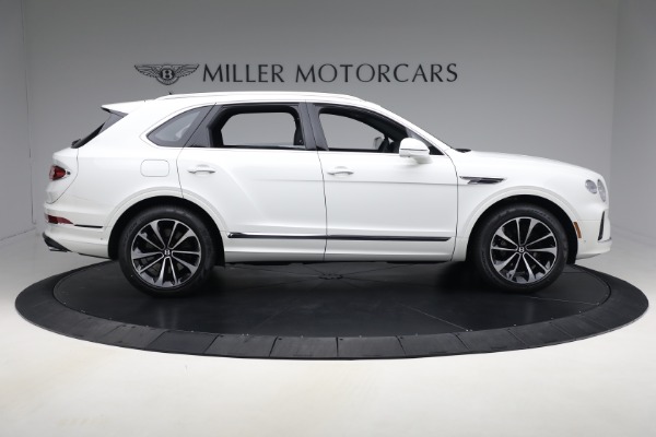 New 2025 Bentley Bentayga V8 for sale $199,900 at Rolls-Royce Motor Cars Greenwich in Greenwich CT 06830 6