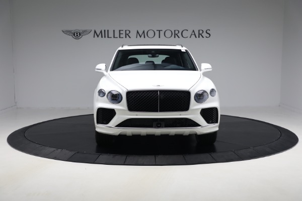 New 2025 Bentley Bentayga V8 for sale $199,900 at Rolls-Royce Motor Cars Greenwich in Greenwich CT 06830 8