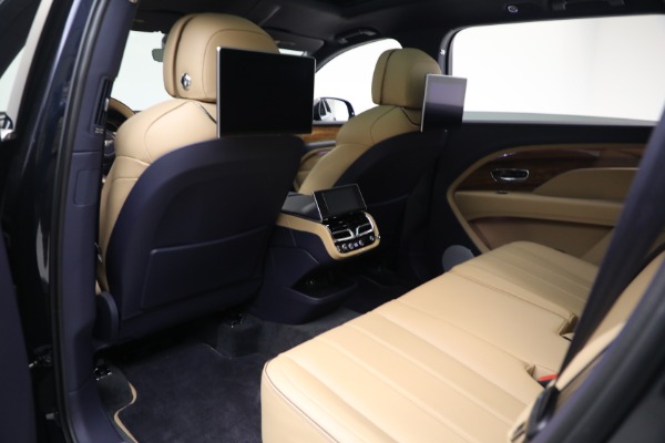 Used 2024 Bentley Bentayga EWB V8 for sale $204,900 at Rolls-Royce Motor Cars Greenwich in Greenwich CT 06830 21
