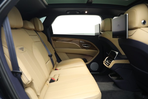 Used 2024 Bentley Bentayga EWB V8 for sale $204,900 at Rolls-Royce Motor Cars Greenwich in Greenwich CT 06830 25