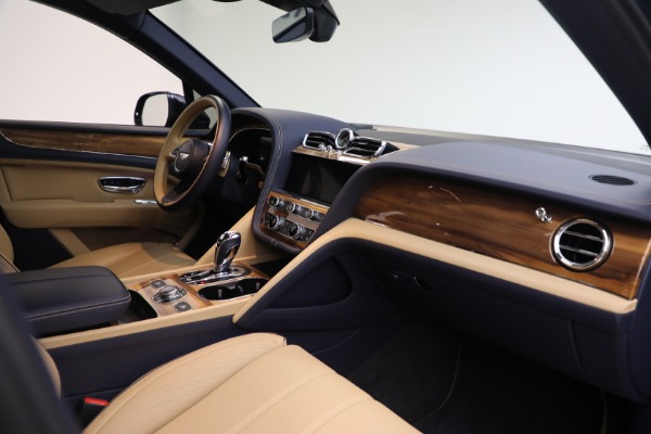 Used 2024 Bentley Bentayga EWB V8 for sale $204,900 at Rolls-Royce Motor Cars Greenwich in Greenwich CT 06830 28