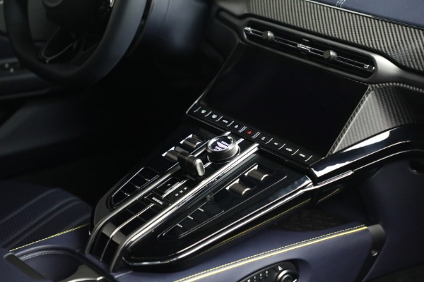 New 2026 Aston Martin Vantage for sale $240,400 at Rolls-Royce Motor Cars Greenwich in Greenwich CT 06830 27