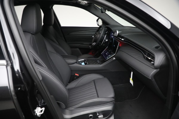 New 2025 Maserati Grecale for sale $77,058 at Rolls-Royce Motor Cars Greenwich in Greenwich CT 06830 16
