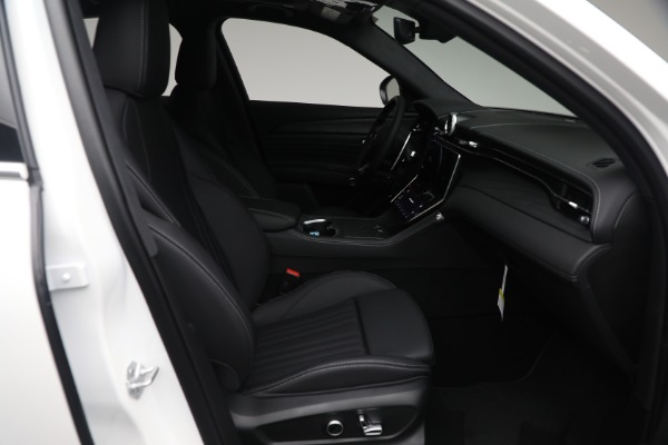 New 2025 Maserati Grecale for sale $69,315 at Rolls-Royce Motor Cars Greenwich in Greenwich CT 06830 15