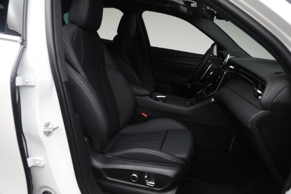 New 2025 Maserati Grecale for sale $69,315 at Rolls-Royce Motor Cars Greenwich in Greenwich CT 06830 16