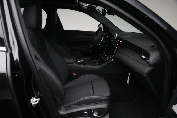 New 2025 Maserati Grecale for sale $71,739 at Rolls-Royce Motor Cars Greenwich in Greenwich CT 06830 16