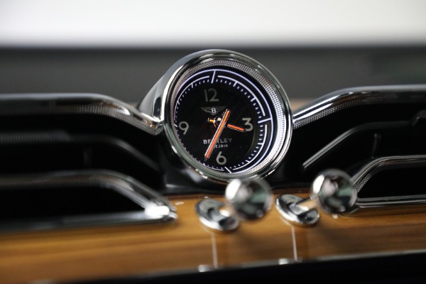 Used 2021 Bentley Bentayga V8 for sale $109,900 at Rolls-Royce Motor Cars Greenwich in Greenwich CT 06830 26