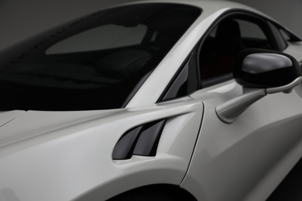 New 2026 McLaren Artura TechLux for sale $304,500 at Rolls-Royce Motor Cars Greenwich in Greenwich CT 06830 25