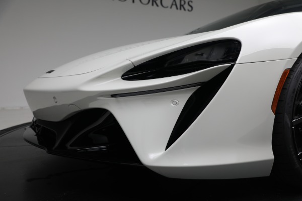 New 2026 McLaren Artura TechLux for sale $304,500 at Rolls-Royce Motor Cars Greenwich in Greenwich CT 06830 26
