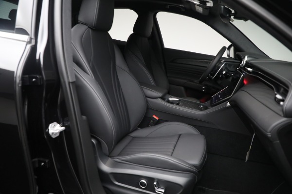 New 2025 Maserati Grecale for sale $71,889 at Rolls-Royce Motor Cars Greenwich in Greenwich CT 06830 17