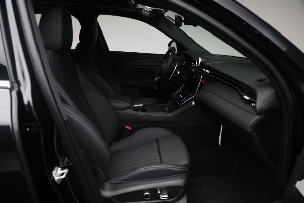 New 2025 Maserati Grecale for sale $72,839 at Rolls-Royce Motor Cars Greenwich in Greenwich CT 06830 14