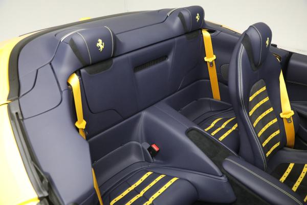Used 2025 Ferrari Roma Spider for sale $337,900 at Rolls-Royce Motor Cars Greenwich in Greenwich CT 06830 21