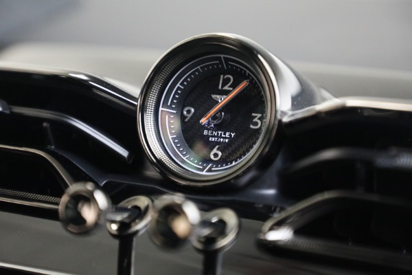 New 2025 Bentley Bentayga S Black Edition for sale $264,900 at Rolls-Royce Motor Cars Greenwich in Greenwich CT 06830 21