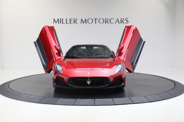 Used 2024 Maserati MC20 Cielo for sale $239,900 at Rolls-Royce Motor Cars Greenwich in Greenwich CT 06830 25
