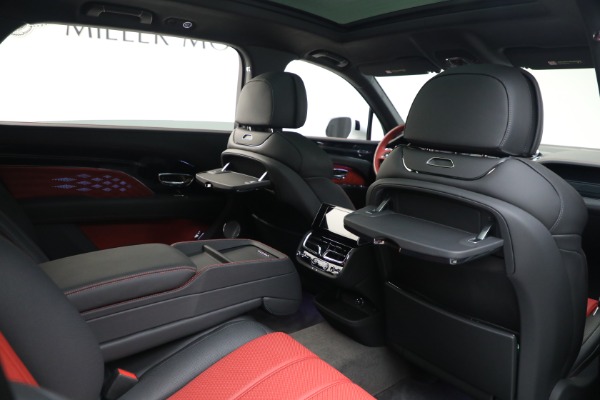 Used 2025 Bentley Bentayga EWB Azure V8 for sale $259,900 at Rolls-Royce Motor Cars Greenwich in Greenwich CT 06830 24