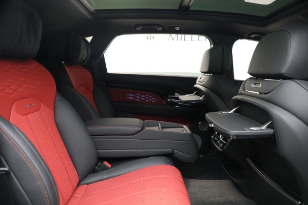 Used 2025 Bentley Bentayga EWB Azure V8 for sale $259,900 at Rolls-Royce Motor Cars Greenwich in Greenwich CT 06830 25