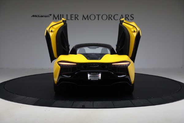 Used 2024 McLaren Artura for sale $193,900 at Rolls-Royce Motor Cars Greenwich in Greenwich CT 06830 17