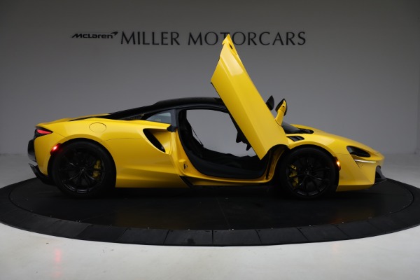 Used 2024 McLaren Artura for sale $193,900 at Rolls-Royce Motor Cars Greenwich in Greenwich CT 06830 19