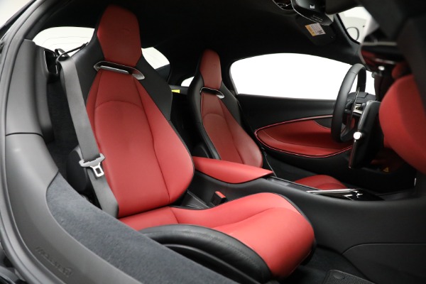 Used 2024 McLaren Artura TechLux for sale $196,900 at Rolls-Royce Motor Cars Greenwich in Greenwich CT 06830 24