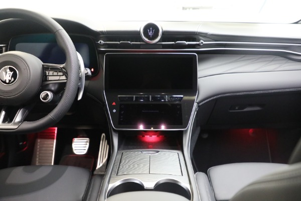 Used 2025 Maserati Grecale Modena for sale $61,116 at Rolls-Royce Motor Cars Greenwich in Greenwich CT 06830 21