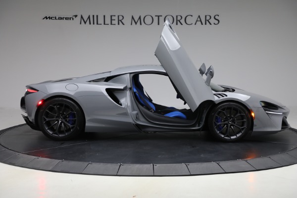 Used 2023 McLaren Artura for sale $184,900 at Rolls-Royce Motor Cars Greenwich in Greenwich CT 06830 19