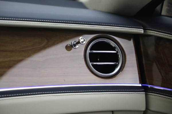 New 2026 Bentley Flying Spur for sale $281,720 at Rolls-Royce Motor Cars Greenwich in Greenwich CT 06830 28