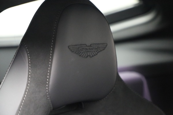 Used 2025 Aston Martin Vantage for sale $189,900 at Rolls-Royce Motor Cars Greenwich in Greenwich CT 06830 26