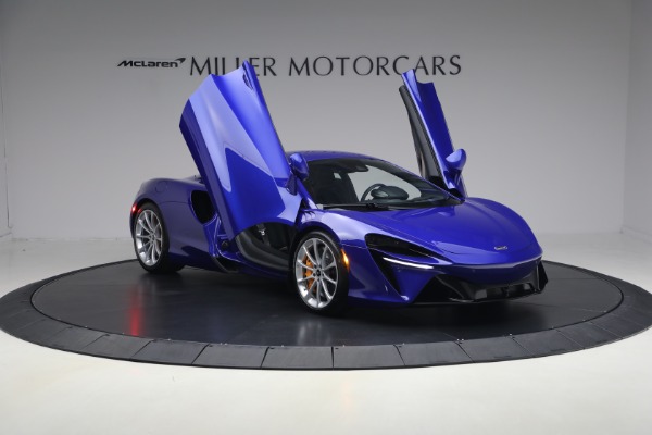 Used 2024 McLaren Artura Vision for sale $197,900 at Rolls-Royce Motor Cars Greenwich in Greenwich CT 06830 20