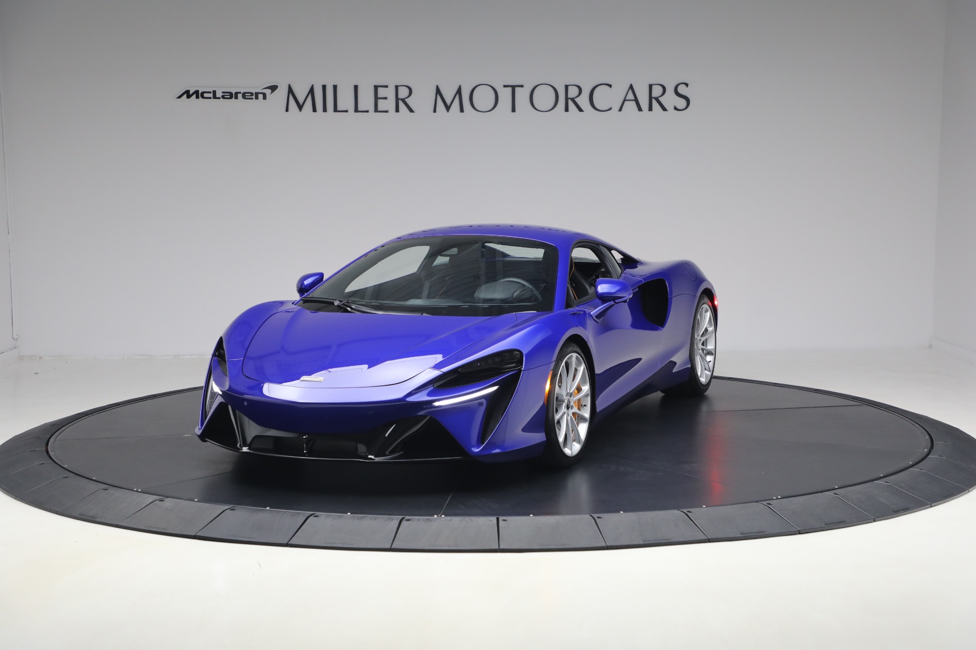 Used 2024 McLaren Artura Vision for sale $197,900 at Rolls-Royce Motor Cars Greenwich in Greenwich CT 06830 1