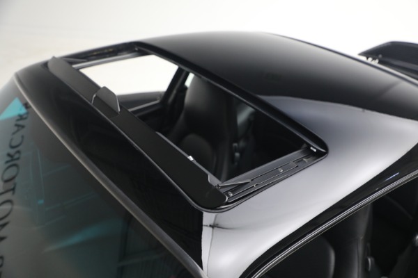 Used 1997 Porsche 911 Carrera for sale $275,900 at Rolls-Royce Motor Cars Greenwich in Greenwich CT 06830 23