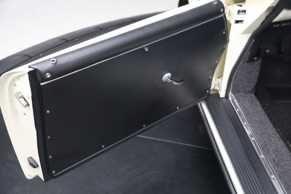 Used 1957 Porsche 356 Speedster 1600 Super for sale $434,900 at Rolls-Royce Motor Cars Greenwich in Greenwich CT 06830 28