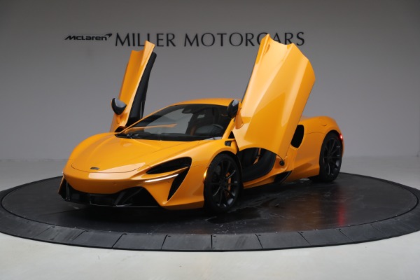 New 2026 McLaren Artura TechLux for sale $314,250 at Rolls-Royce Motor Cars Greenwich in Greenwich CT 06830 14
