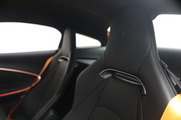 New 2026 McLaren Artura TechLux for sale $314,250 at Rolls-Royce Motor Cars Greenwich in Greenwich CT 06830 25