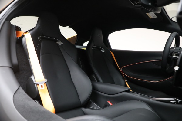 New 2026 McLaren Artura TechLux for sale $314,250 at Rolls-Royce Motor Cars Greenwich in Greenwich CT 06830 26