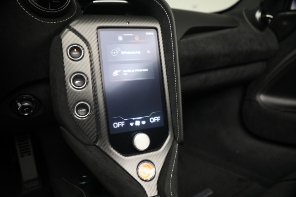 New 2026 McLaren 750S Spider Performance for sale $450,200 at Rolls-Royce Motor Cars Greenwich in Greenwich CT 06830 28