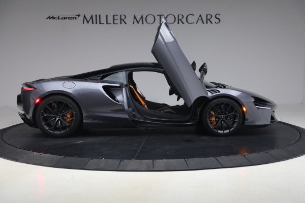 Used 2024 McLaren Artura Performance for sale $191,900 at Rolls-Royce Motor Cars Greenwich in Greenwich CT 06830 20