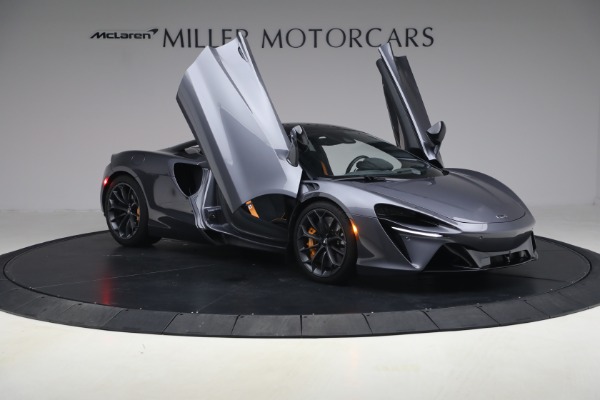 Used 2024 McLaren Artura Performance for sale $191,900 at Rolls-Royce Motor Cars Greenwich in Greenwich CT 06830 21