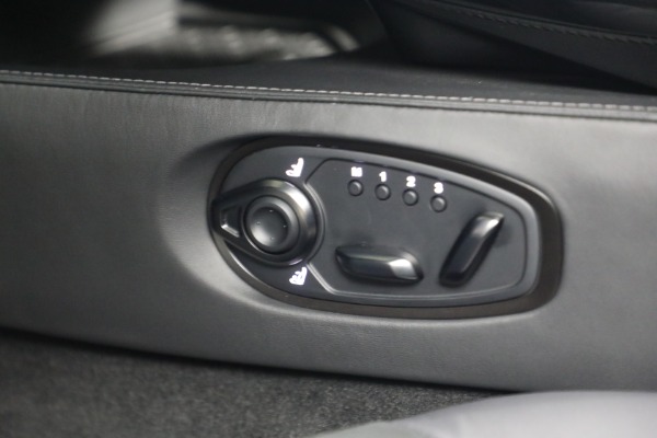 Used 2025 Aston Martin Vantage for sale $192,900 at Rolls-Royce Motor Cars Greenwich in Greenwich CT 06830 19