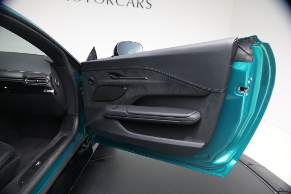 Used 2025 Aston Martin Vantage for sale $192,900 at Rolls-Royce Motor Cars Greenwich in Greenwich CT 06830 24